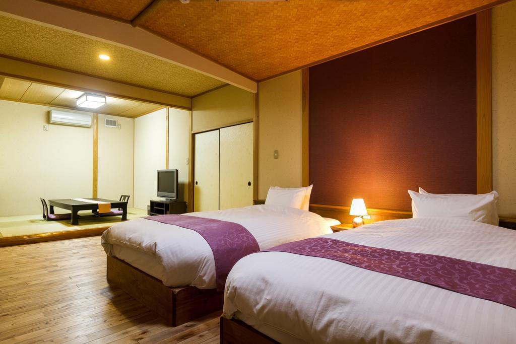 Yufuin Ryokuyu Hotel Bagian luar foto